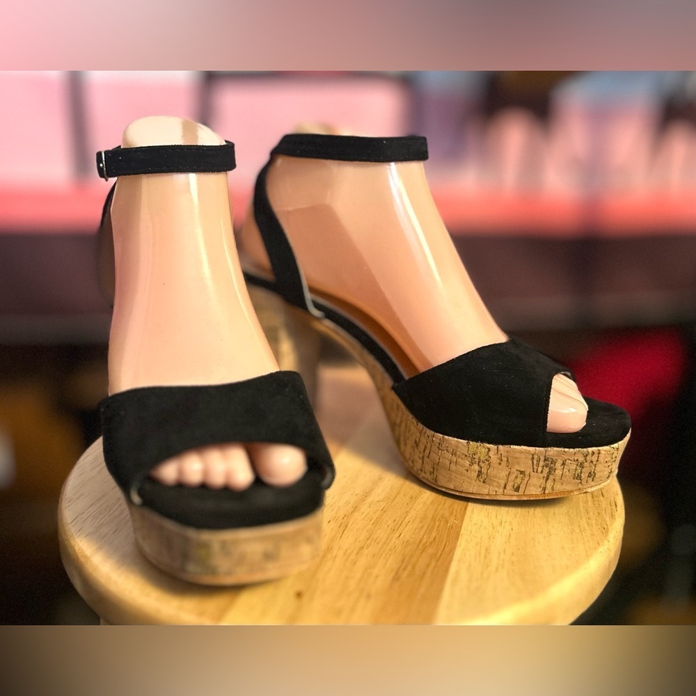 Olivia Miller Victoria Black Strappy Peep Toe Cork Chunk Heel Sandals Sz 8 EUC!‌
